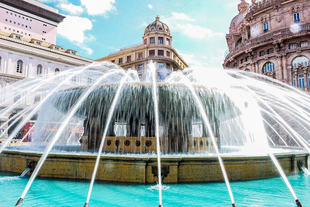 Italien, Genua Brunnen auf der Piazza de Ferrari in Genua, Italien