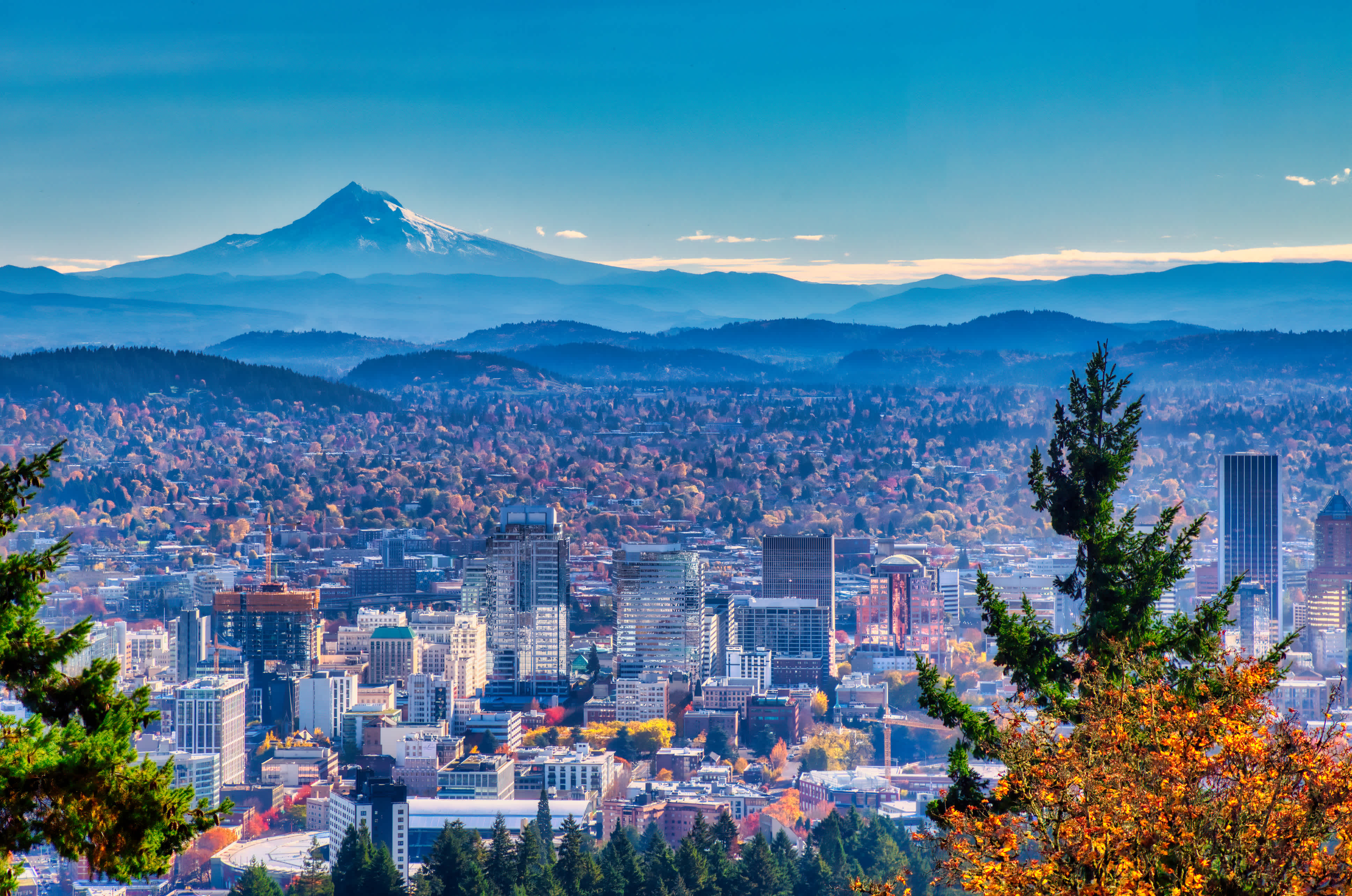 Portland Oregon Skyline avec le Mt. Hood en automne