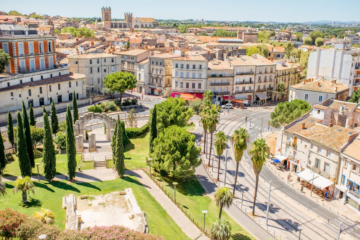Besuchen Sie die Altstadt während Ihres Urlaubs in Montpellier.