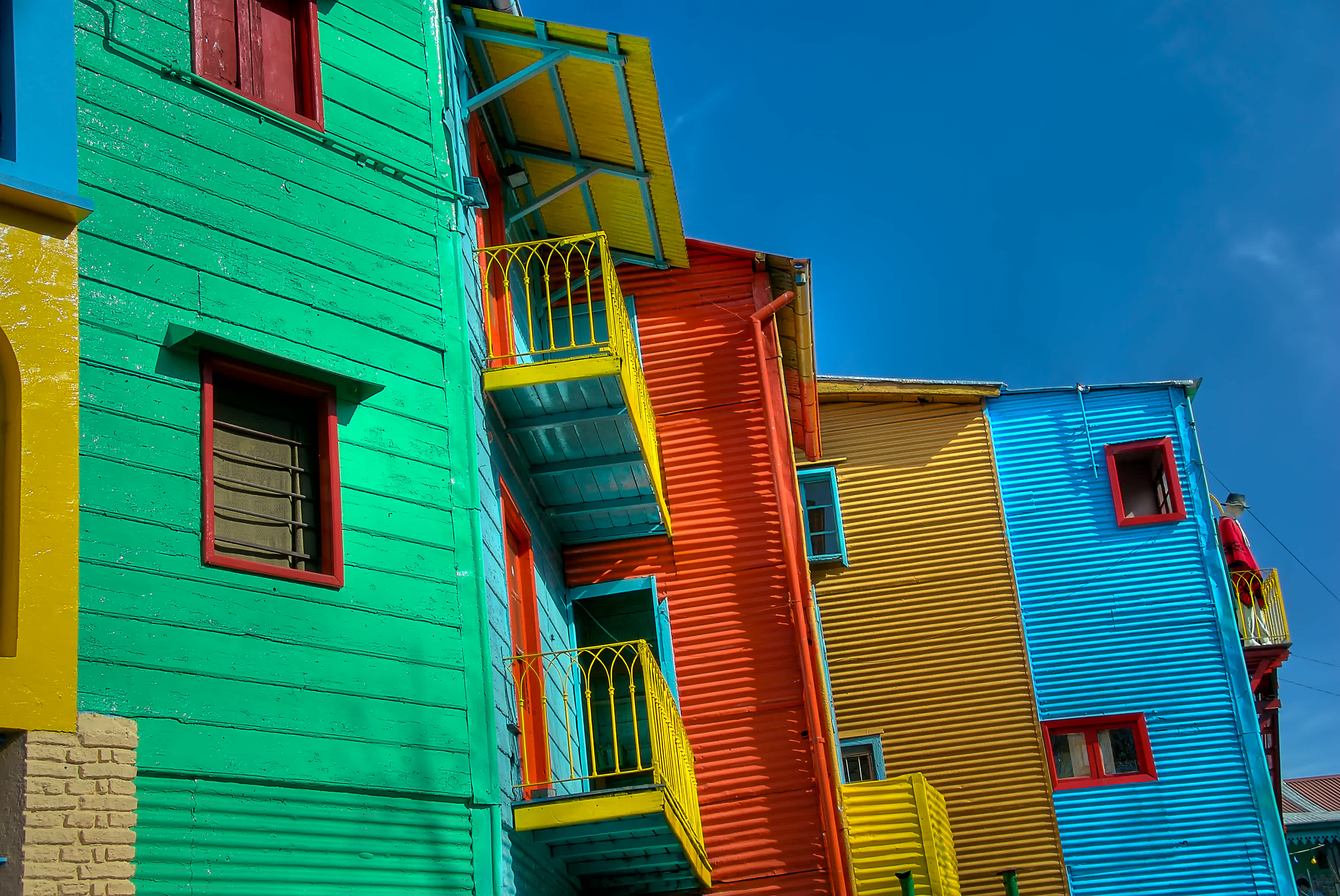 Die Straße Caminito in La Boca, ein für seine bunten Häuser berühmtes Viertel in Buenos Aires