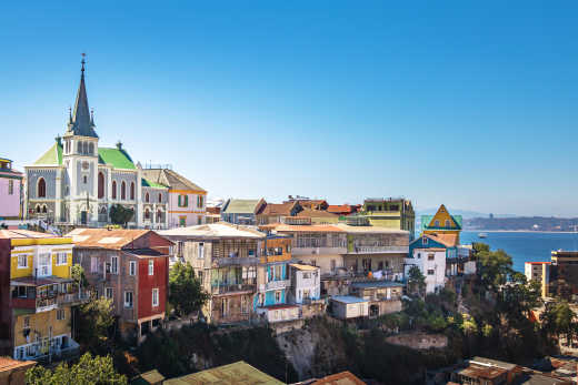 Visitez la ville de Valparaiso pendant votre voyage au Chili et admirez ses maisons colorées