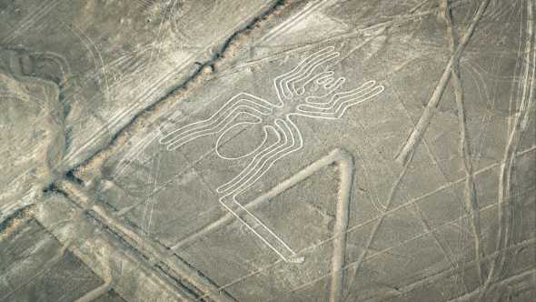 Spinnenfigur der Nazca Linien in Peru aus der Luft gesehen