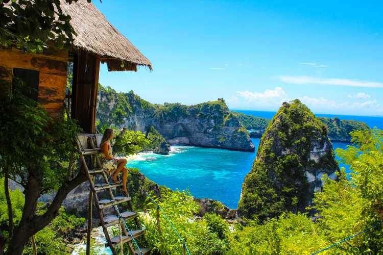 Berühmter Aussichtspunkt der Thousand Islands in Nusa Penida, Bali, Indonesien. 