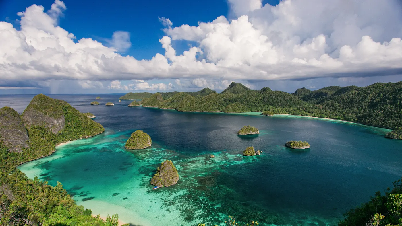 Papua, Indonesia Aufnahme von Inselgruppen Papuas