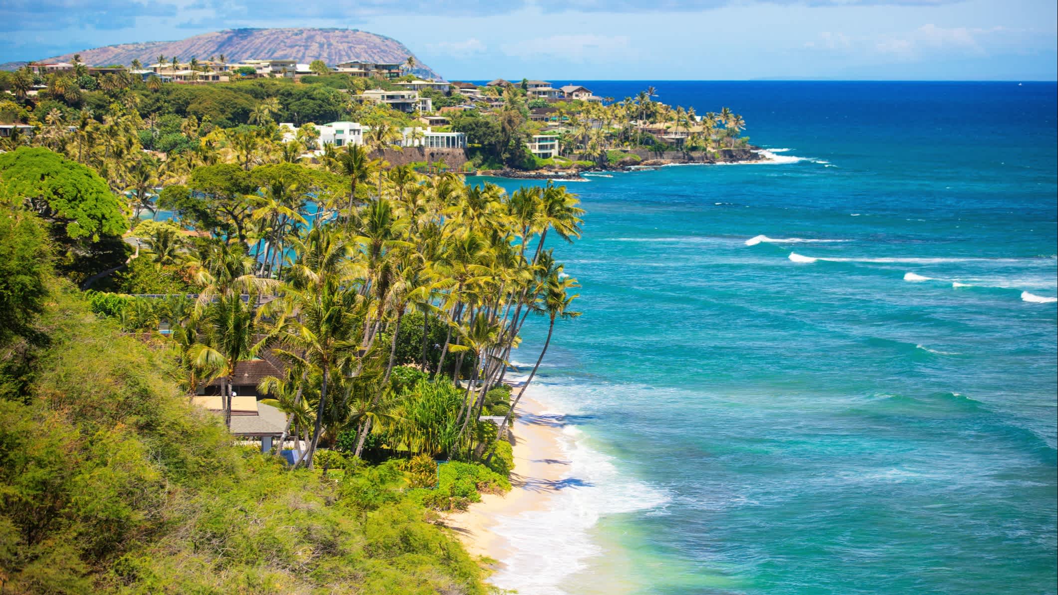 Plage depuis le point d'observation de la Diamond Head Highway à Oahu, Hawaï