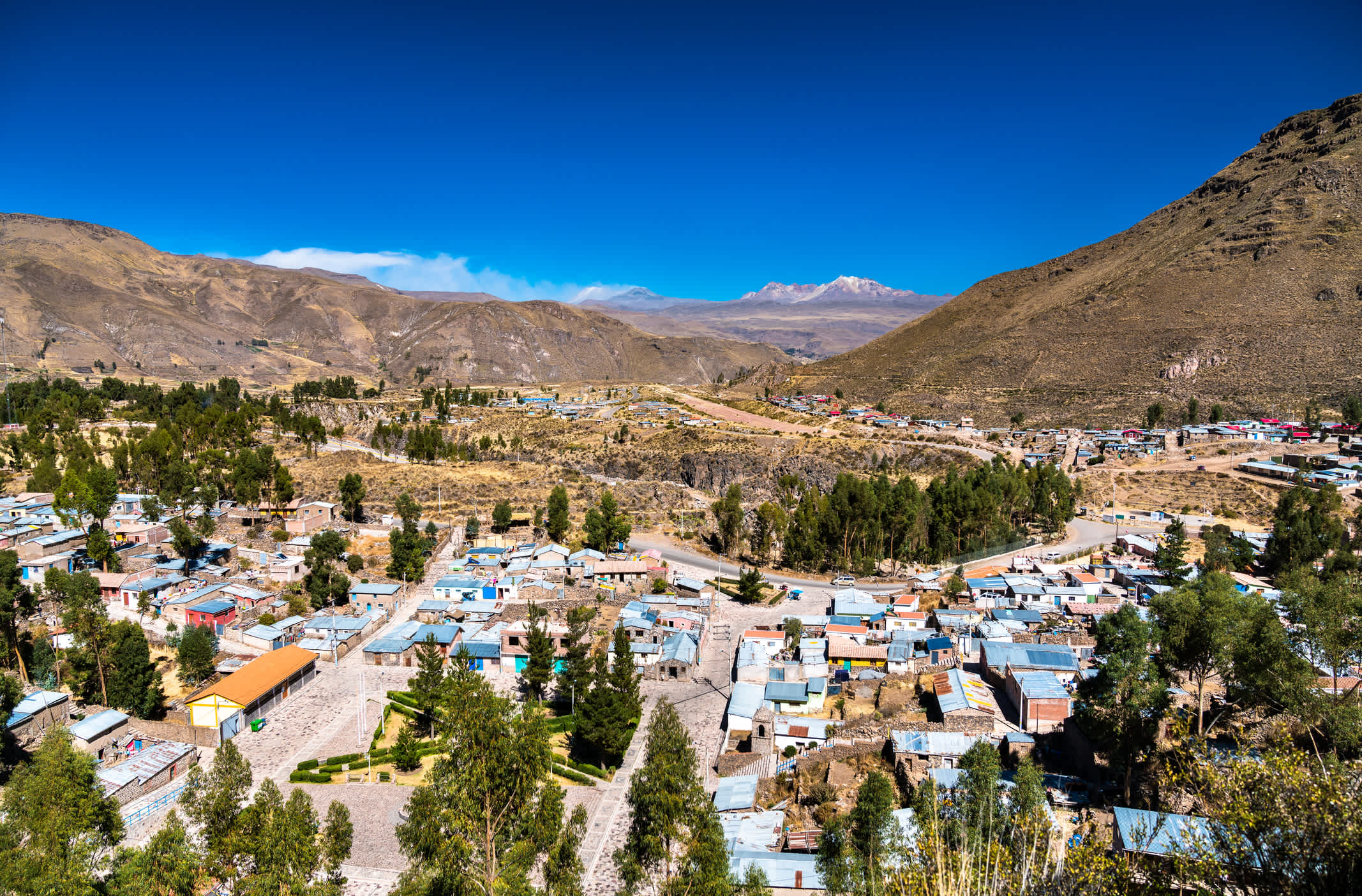 Stadtbild der Stadt Chivay am Colca Canyon in Peru