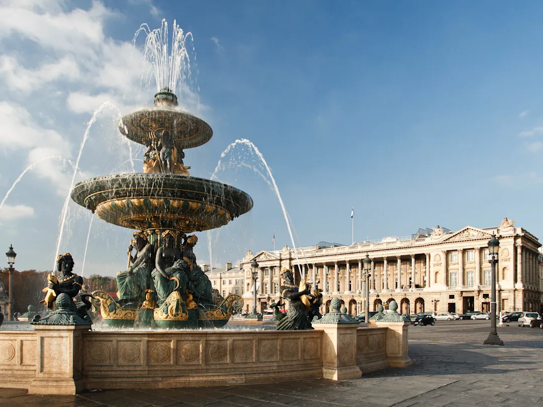 6 Day Paris Itinerary: Eiffel Tower, Louvre & Versailles