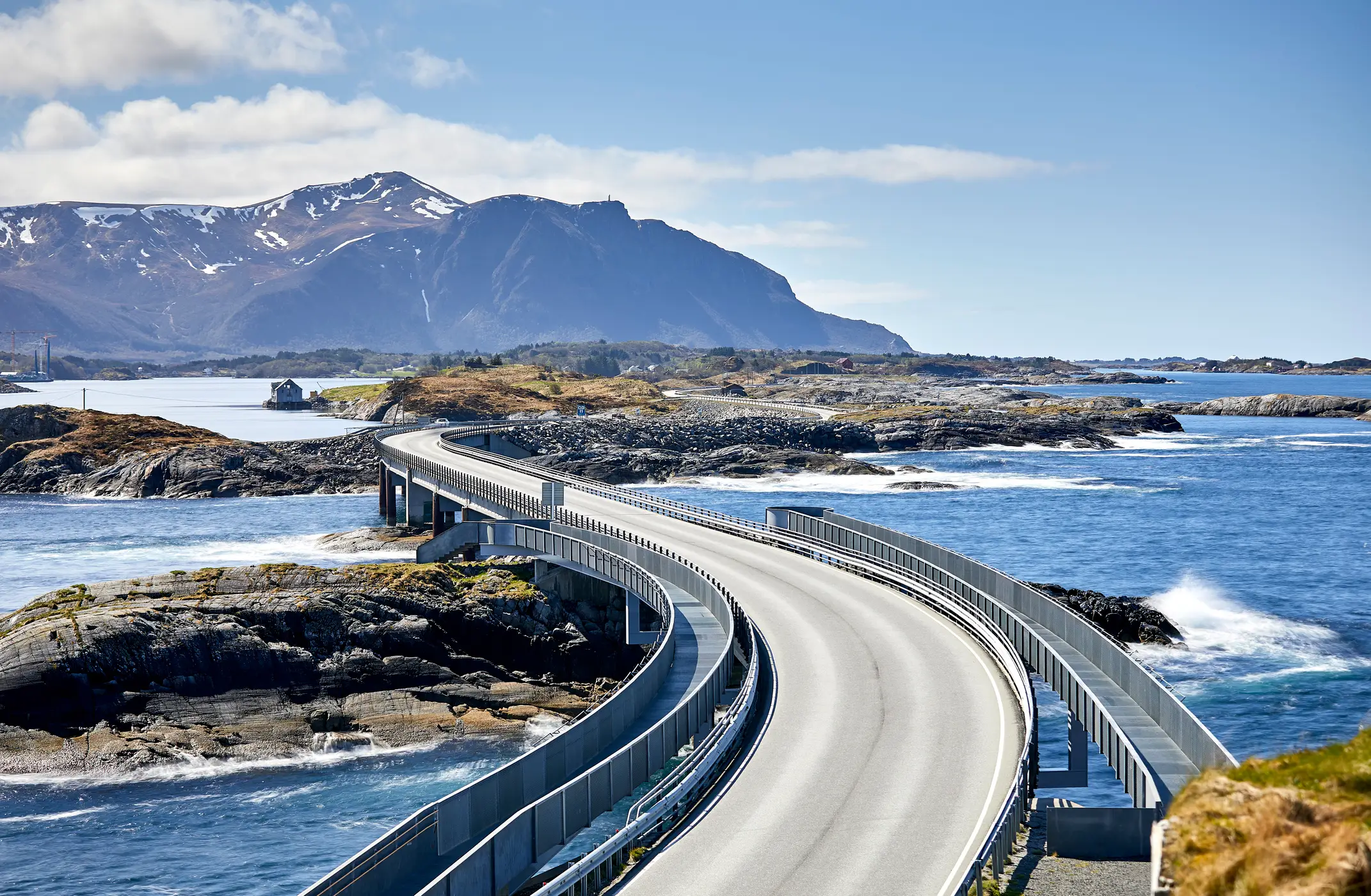 Norvège, route de l'Atlantique Vue sur la route de l'Atlantique par une journée ensoleillée, Norvège.