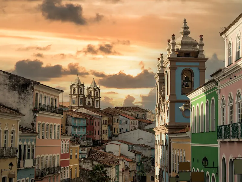 Brasilien, Bahia, Salvador Historisches Viertel Pelourinho bei Sonnenuntergang. Salvador, Bahia, Brasilien.