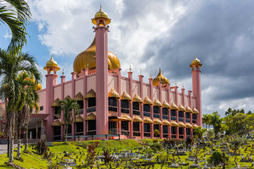 Aufnahme der Masjid Bandaraya Moschee in Kuching.