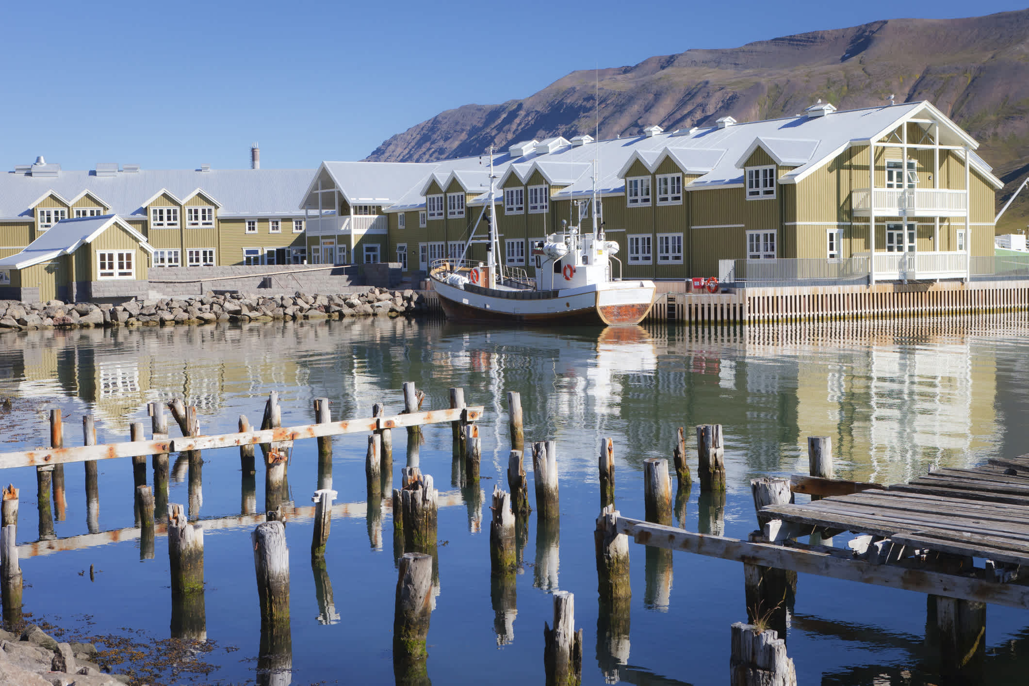 Village de pêcheurs de Siglufjörður, sur la côte nord de l'Islande.
