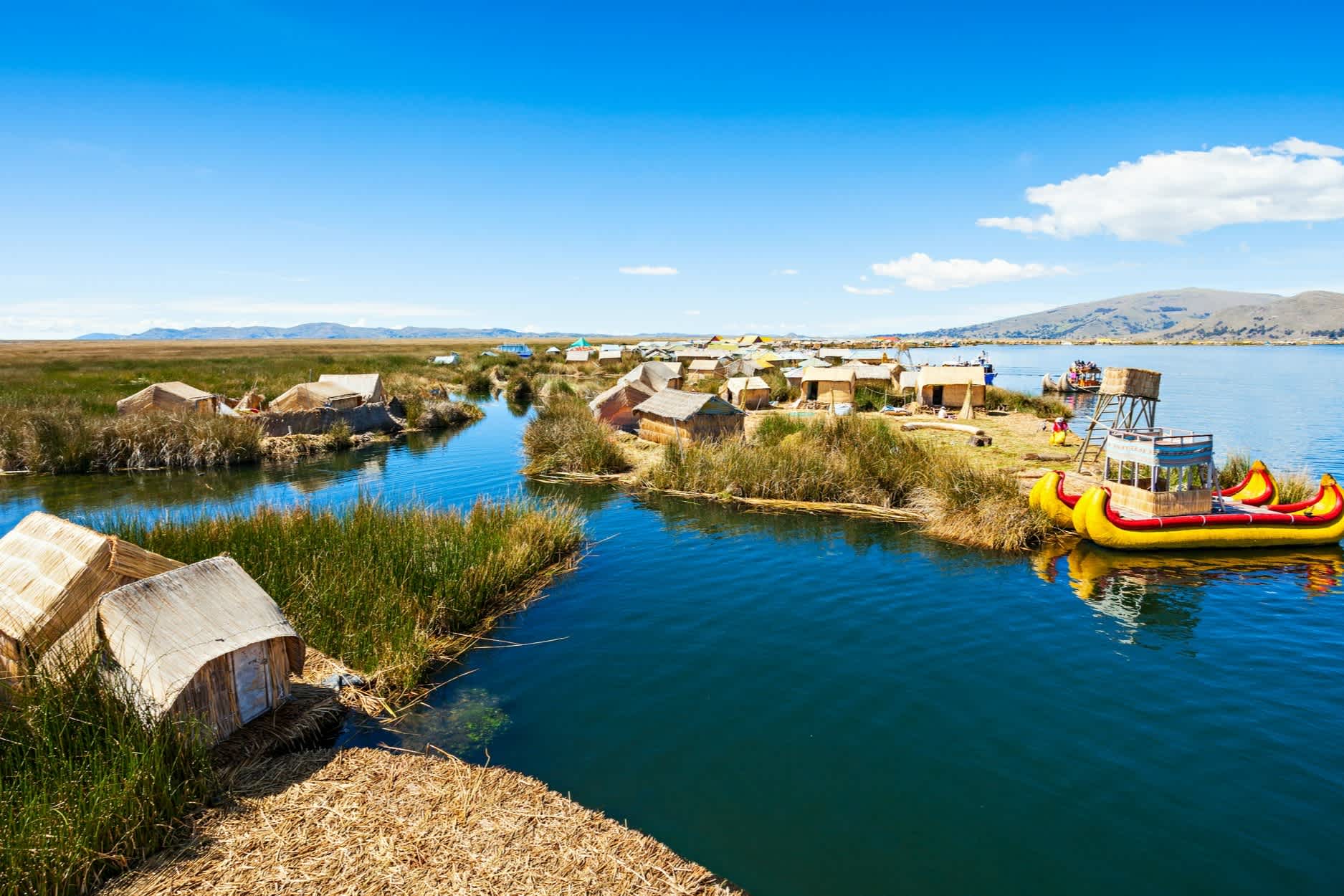 Lac Titicaca avec bateau