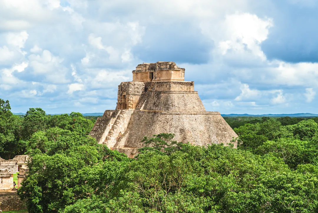 Mexiko, Yucatán, Pyramide Pyramide des Magiers in Yucatan in Mexiko.