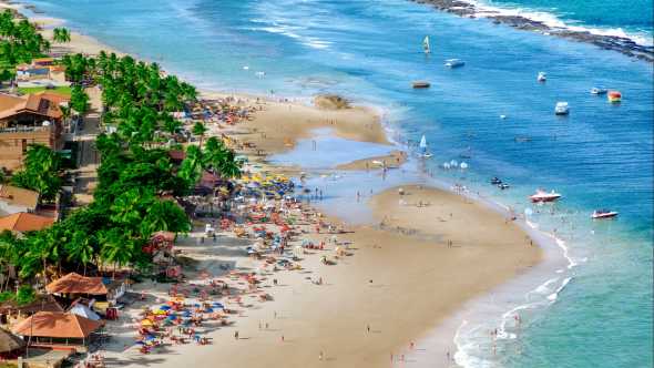 Luftaufnahme des Strandes Frances in Maceió, Brasilien 