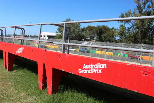 Racefans kunnen de Grand Prix bijwonen tijdens hun Australië reis.