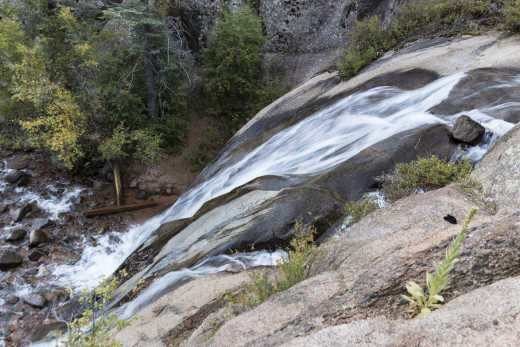 Vue sur les chutes d'eau Helen Hunt Falls, dans le North Cheyenne Canyon Park, à Colorado Springs
