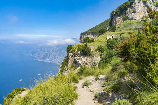 Pfad der Götter an der Amalfiküste in Italien.