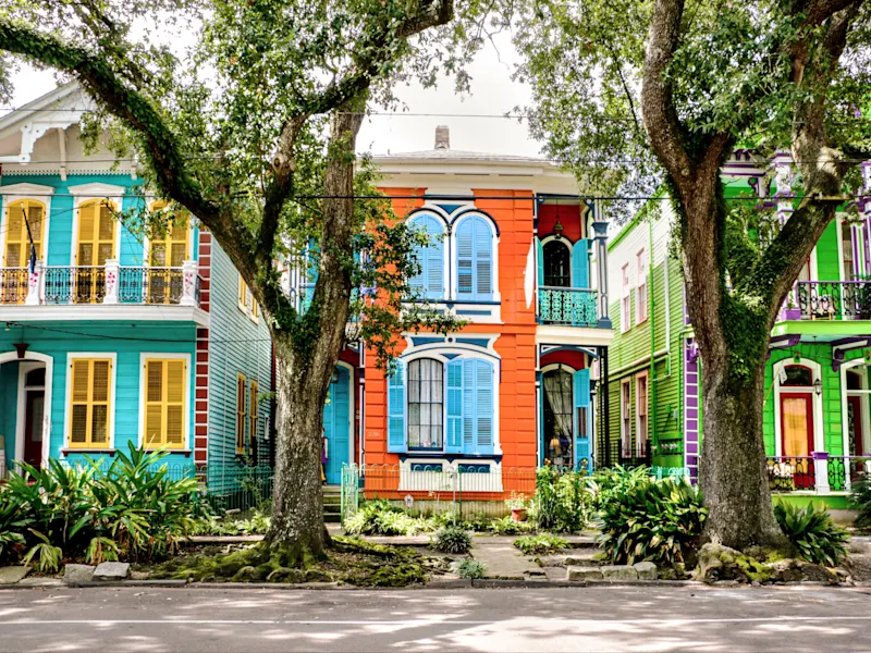 New Orleans, Louisiana, USA Bunte historische Häuser in einem Stadtviertel von New Orleans. New Orleans, Louisiana, USA.