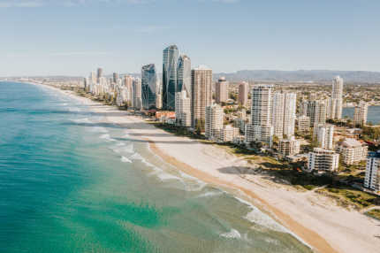 Passez par la Gold Coast pendant votre road trip en Australie et découvrez ses plages populaires et plus confidentielles.