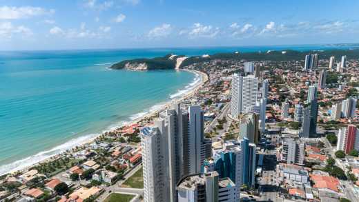 Luftaufnahme der Strandpromenade von Natal, Brasilien.