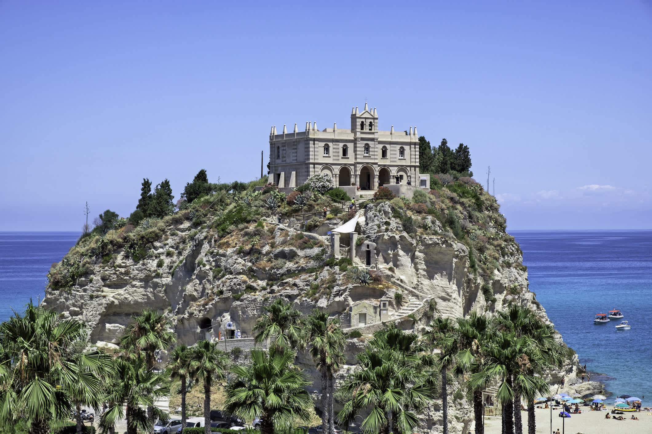 Blick auf die Kirche, Santuario di Santa Maria in Tropea.
