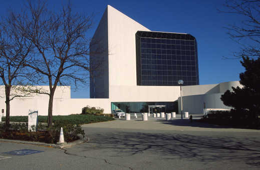 Blick auf den John F. Kennedy Präsidentenbibliothek und Museum in Boston, MA, USA. 

