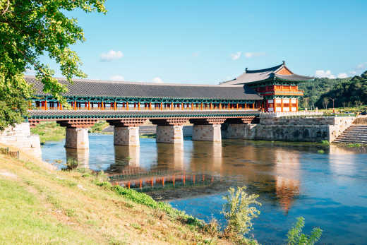 Traditionelle koreanische Brücke in Gyeongju