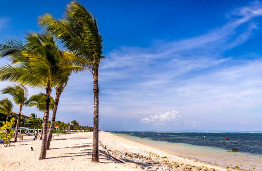 La plage de Geger sur l'île de Bali, Indonésie