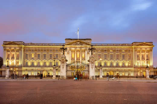 Impossible de ne pas découvrir Buckingham Palace, la résidence de la famille royale, pendant votre voyage à Londres.