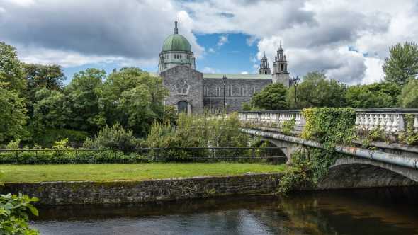 Blick auf die Kathedrale von Galway Irland