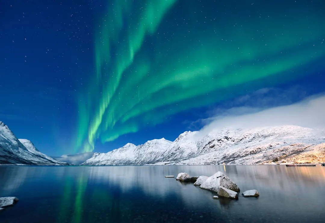 Grünes Polarlicht am Jökulsárlón, Tromsö, Norwegen