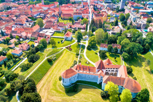 Visitez l'ancienne capitale de la Croatie pendant votre séjour à Zagreb.