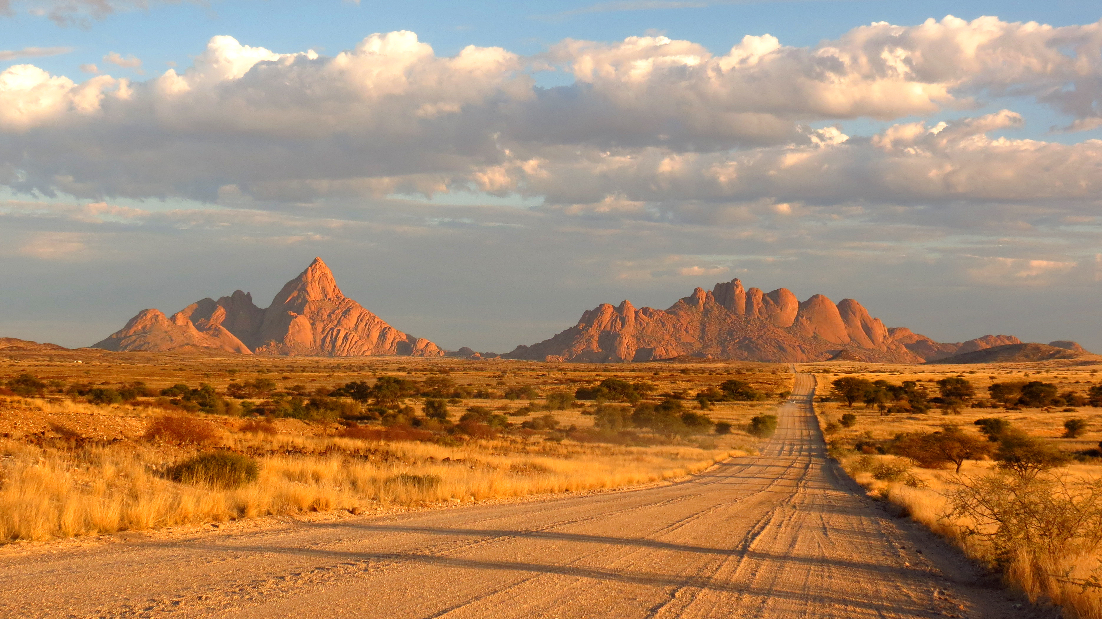 Circuit Touristique Namibie : De Windhoek Aux Chutes Victoria