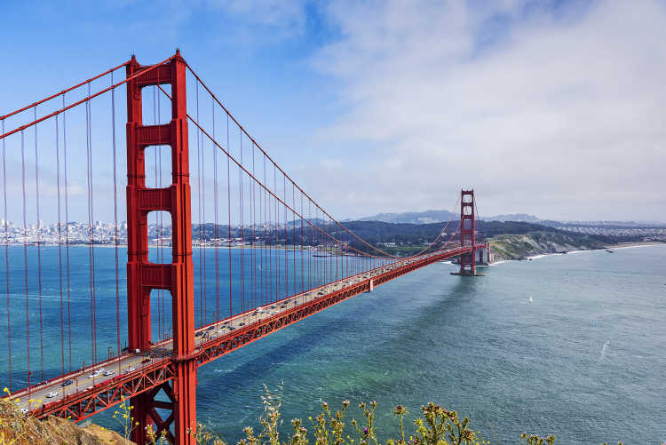 Blick auf das Wahrzeichen von San Francisco: Die Golden Gate Bridge in den USA