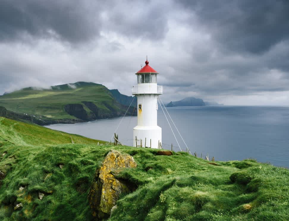Mykines Holmur Leuchtturm auf den Färöern 