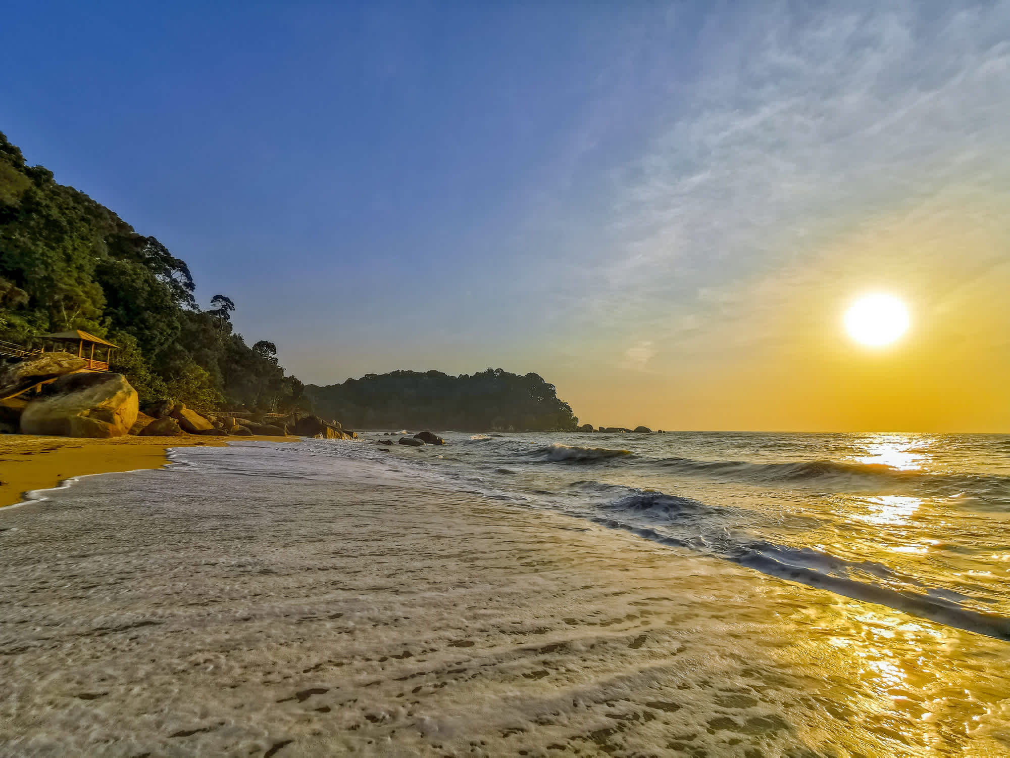 Strand bei Sonnenaufgang in Kuantan