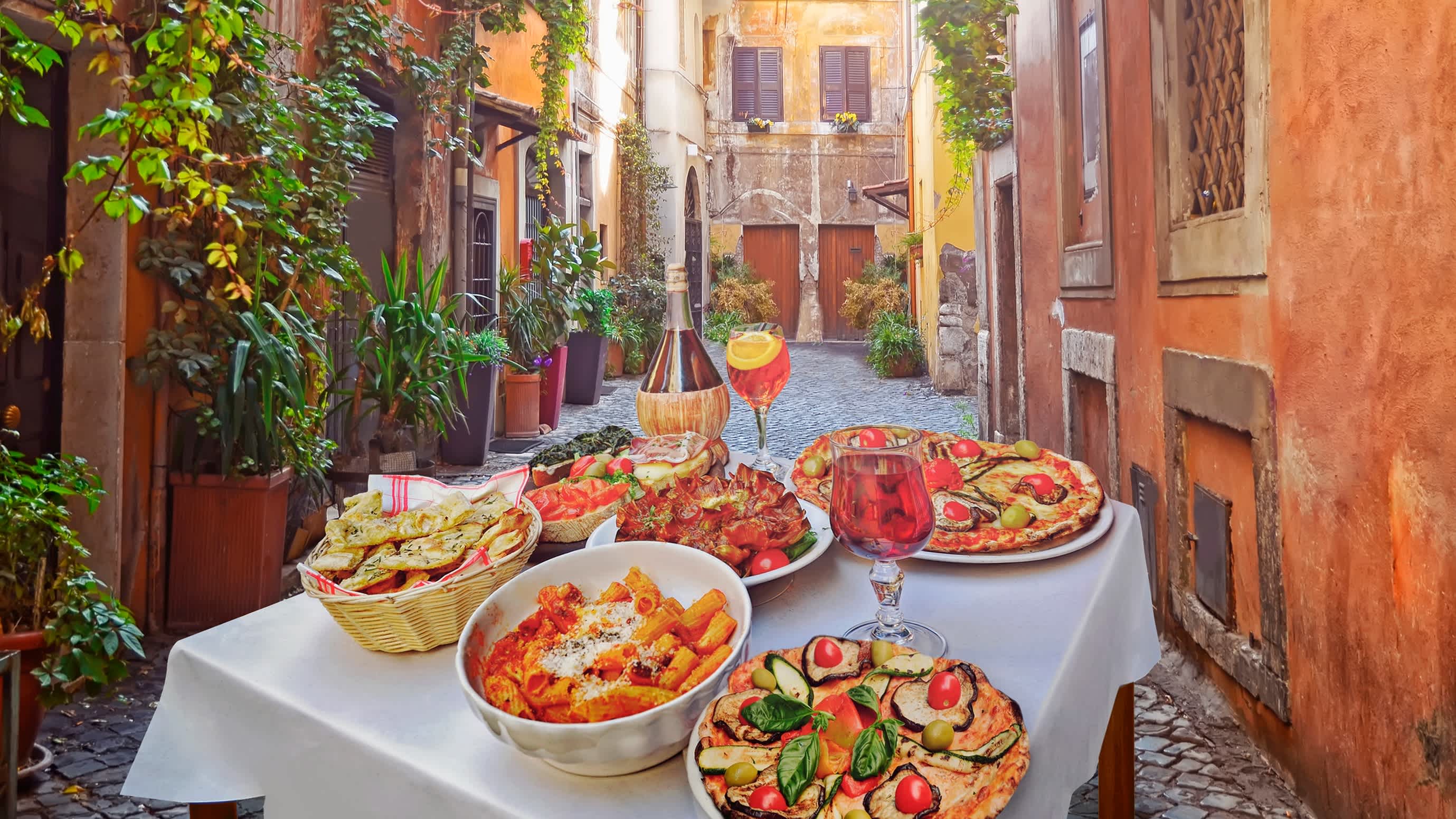 Traditionelle italienische Speisen in einem Restaurant in Rom.
