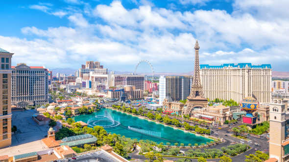 Visitez le célèbre Strip de Las Vegas pendant votre circuit dans l'Ouest américain.