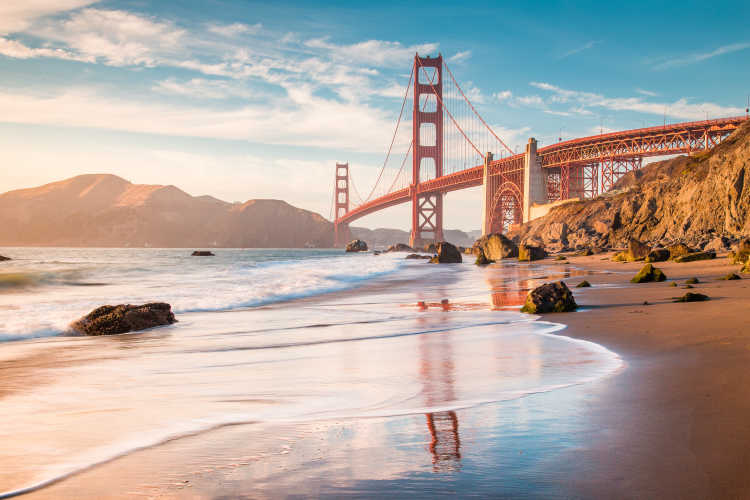 Blick auf die Golden Gate Bridge - bei einer Kalifornien Rundreise zu erleben