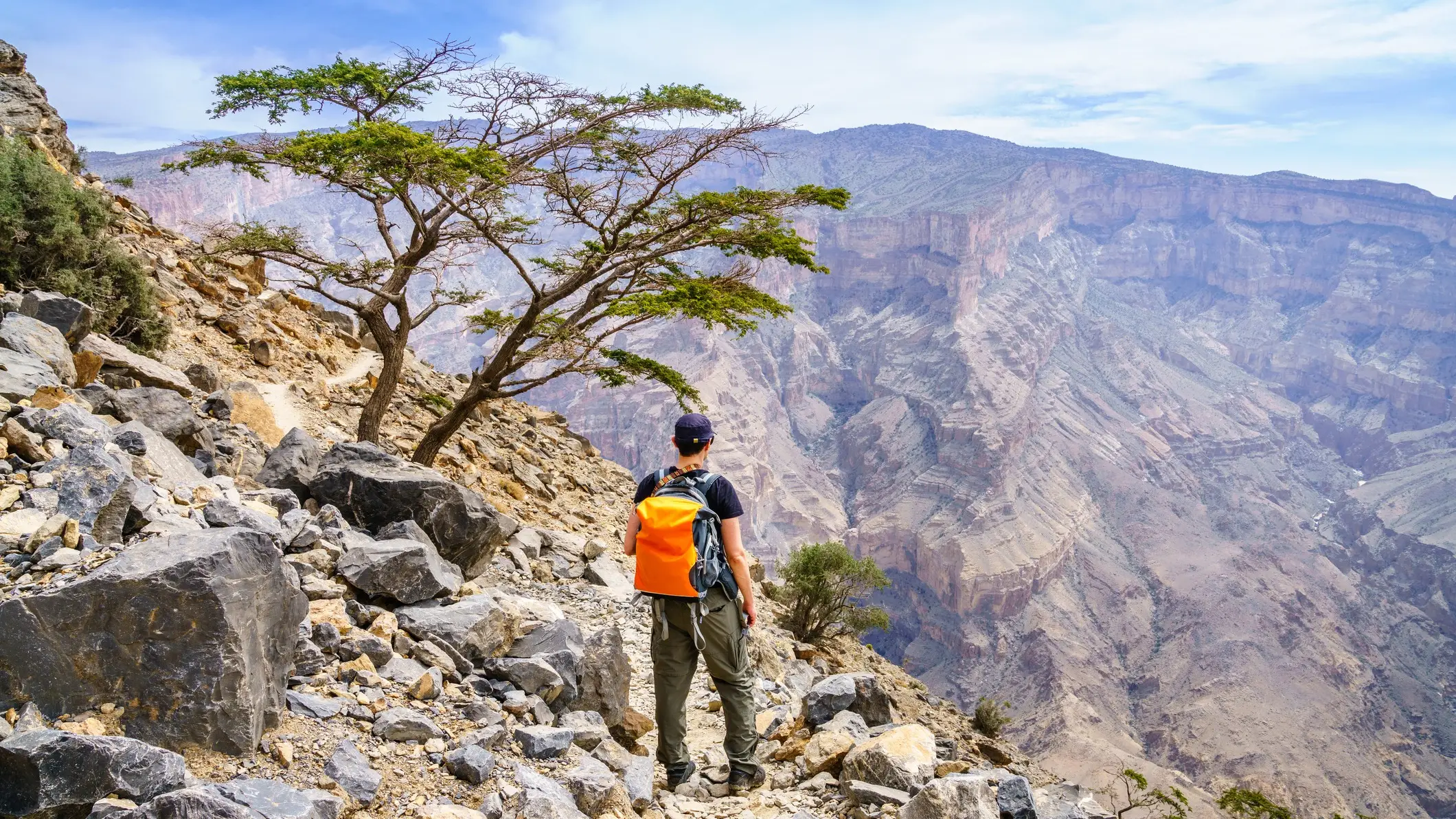 Wandern auf Balkon Wanderweg in Jebel Shams, Oman.