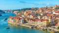 Découvrez la magnifique ville de Porto, le fleuve Douro et les bâtiments illuminés lors de votre voyage au Portugal