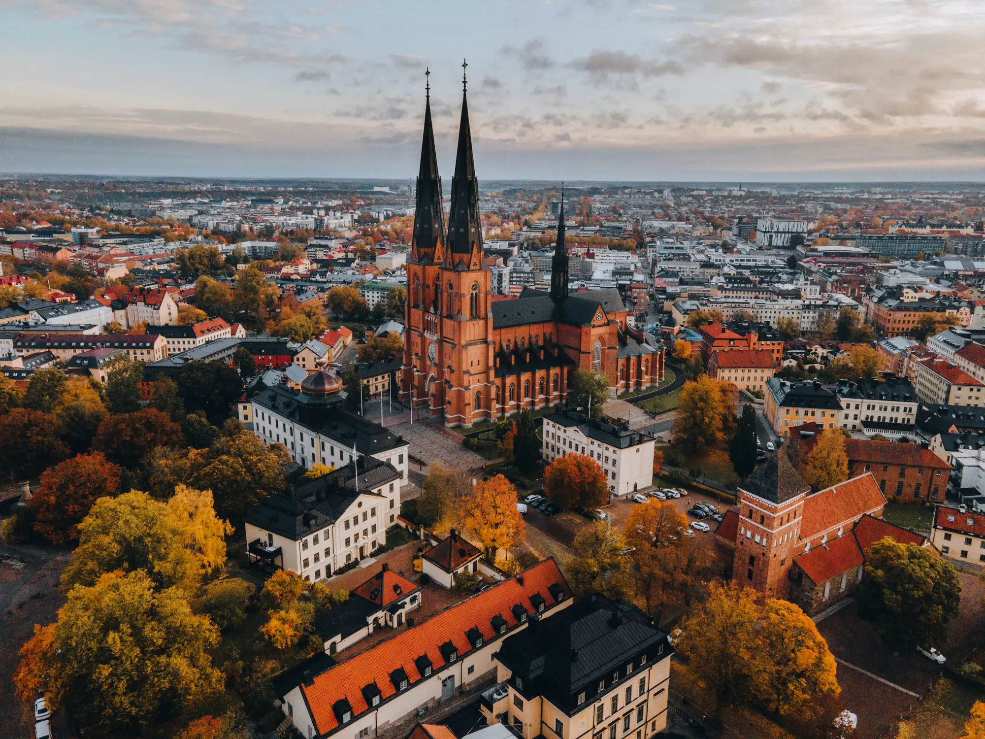 Uppsala, Schweden, Kathedrale Uppsala, Luftaufnahme, Herbst Uppsala, Schweden, Kathedrale Uppsala, Luftaufnahme, Herbst