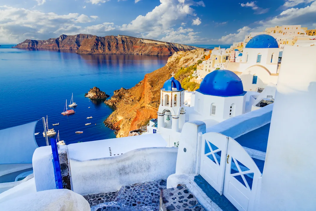 London to Santorini: 14-Day Europe Itinerary