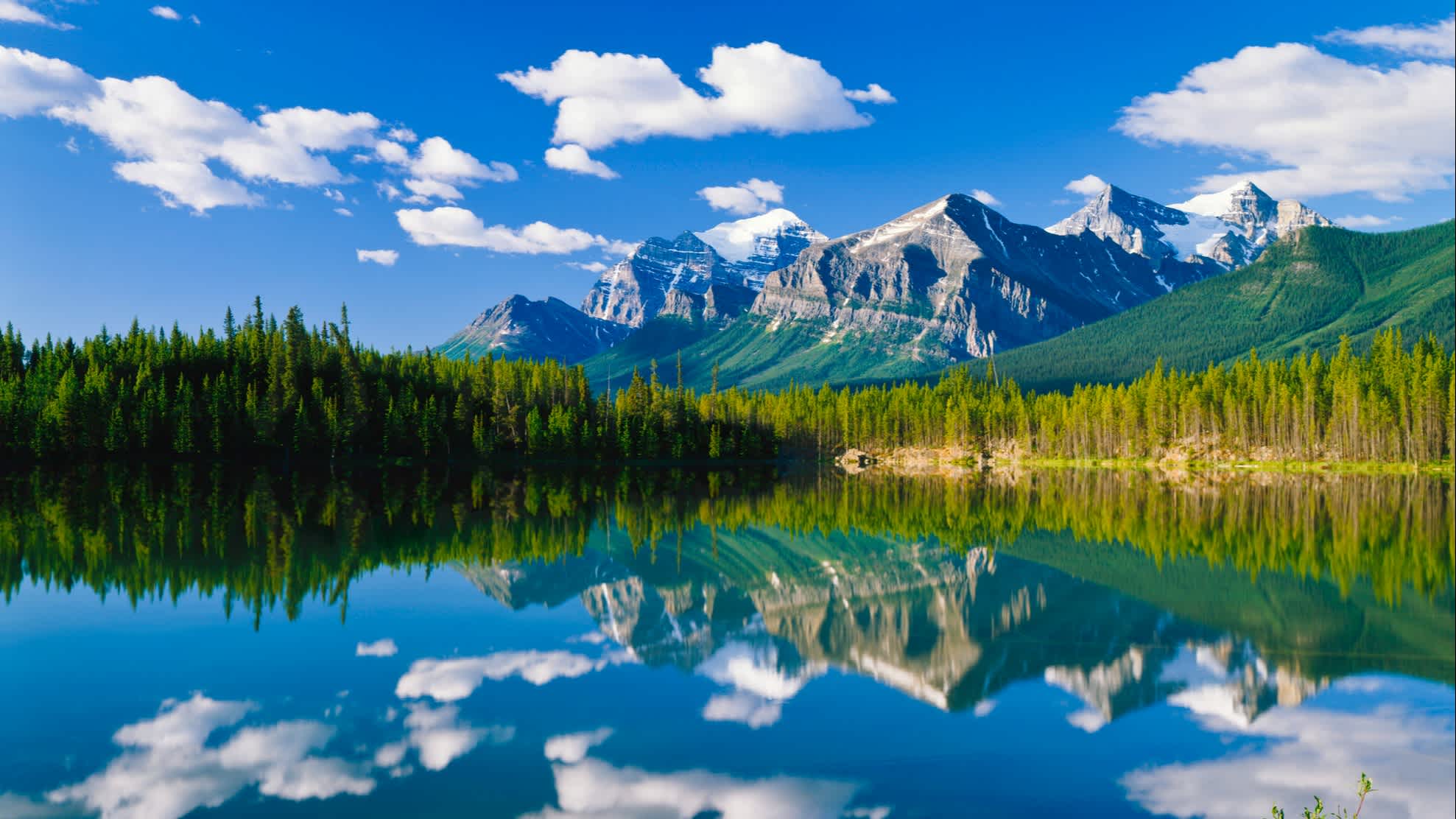  Le lac Herbert dans les Rocheuses canadiennes