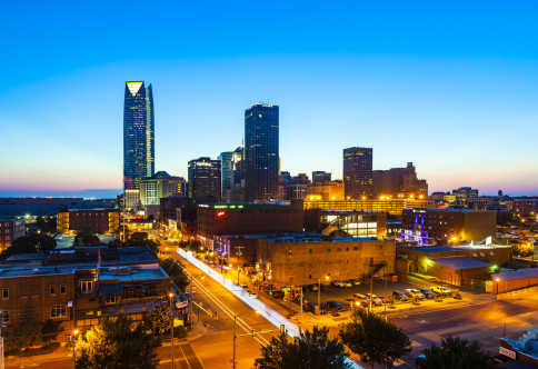 Gezicht op de skyline van Oklahoma City in de VS