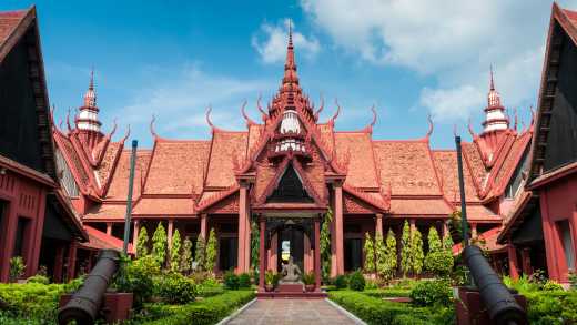 Prise de vue sur le Musée National de Phnom Penh que vous pourrez découvrir pendant votre voyage au Cambodge.
