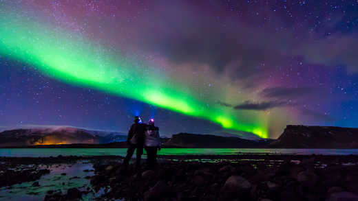 Admirez de somptueuses aurores boréales pendant votre voyage en Islande.