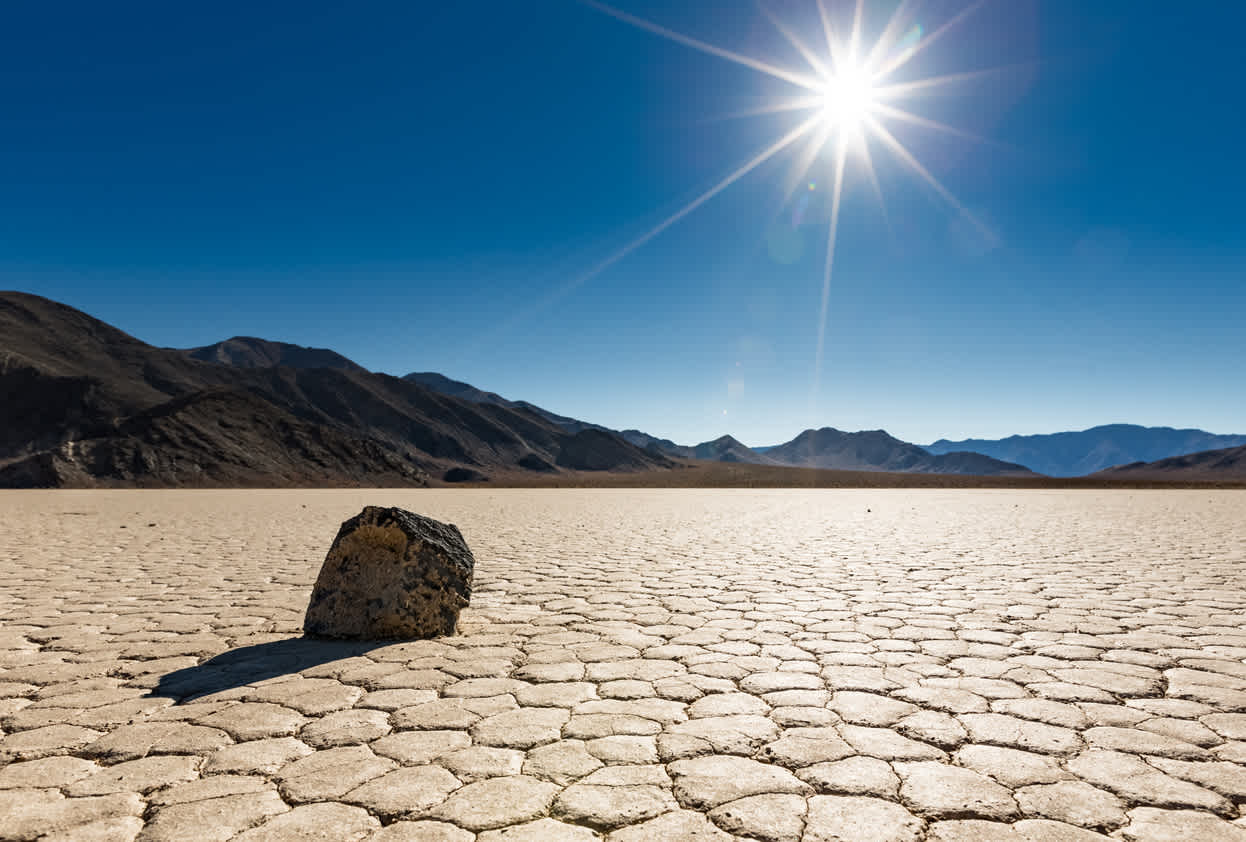 Vivez une aventure extrême pendant votre road trip dans l'ouest américain en explorant le parc national de la Vallée de la Mort (Death Valley)
