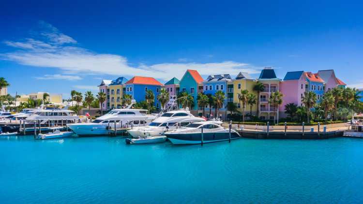 Boten in de haven van Nassau op de Bahama's