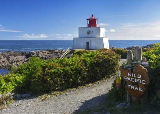 Wild Pacific Trail und Amphitrite Point Lighthouse auf Vancouver Island, BC, Kanada